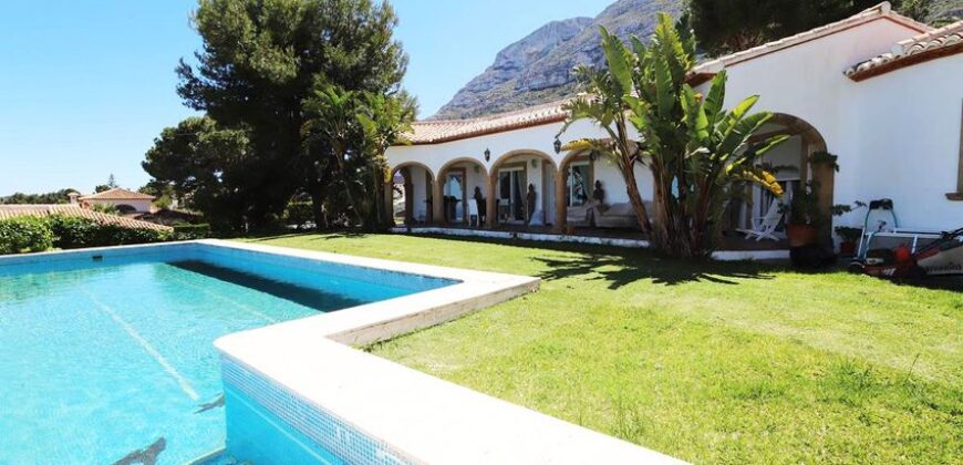 Chalet independiente en El Montgó
